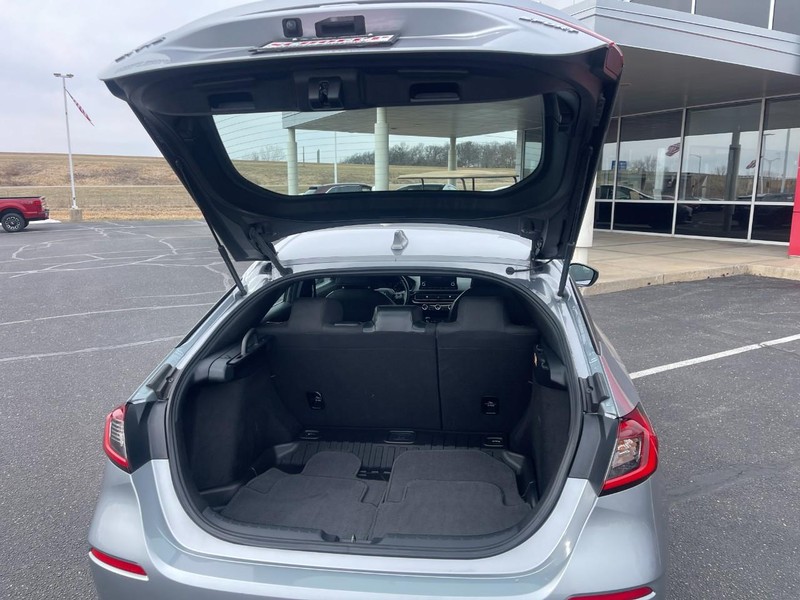 Honda Civic Hatchback Vehicle Image 11