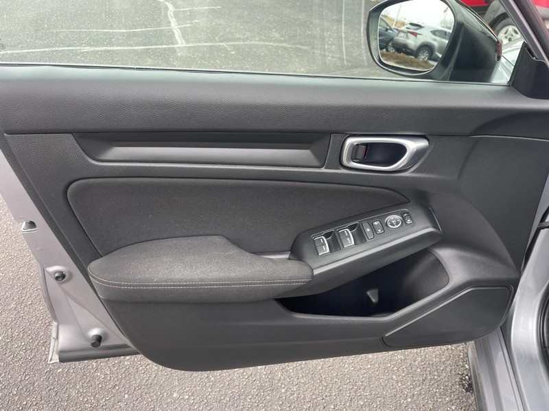 Honda Civic Hatchback Vehicle Image 14