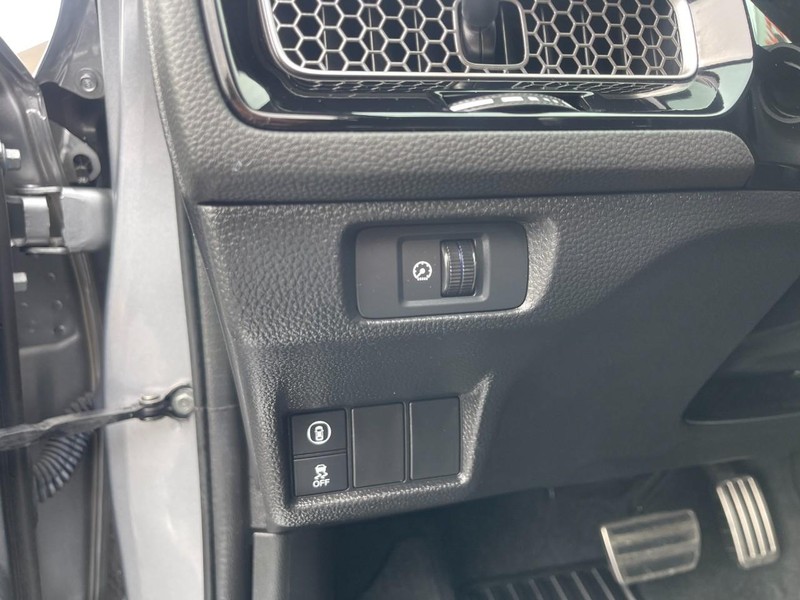 Honda Civic Hatchback Vehicle Image 15