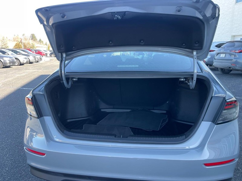 Honda Accord Sedan Vehicle Image 12