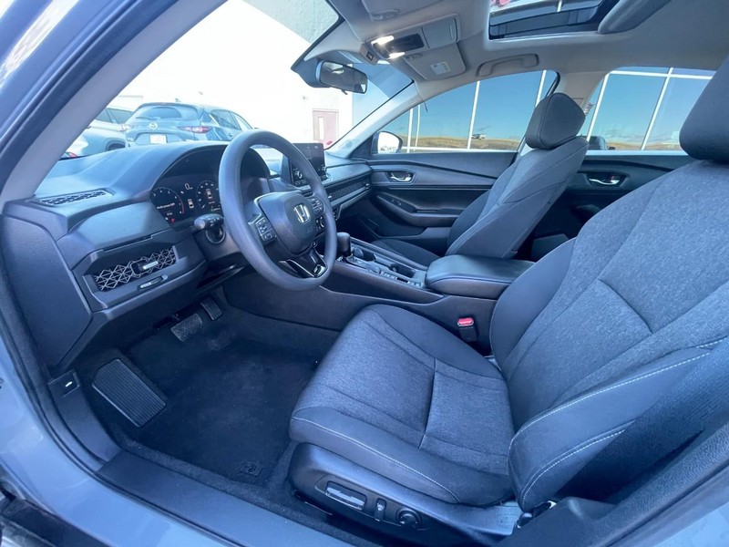 Honda Accord Sedan Vehicle Image 14