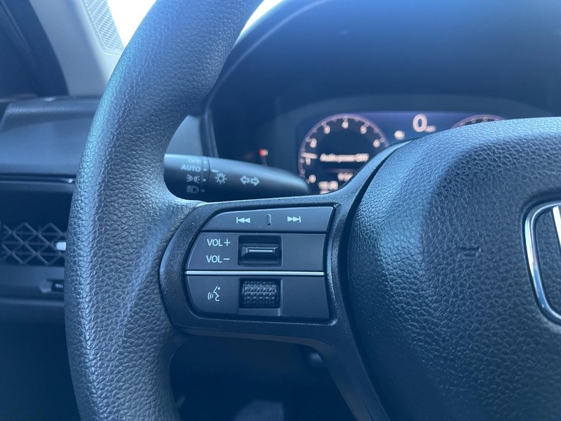 Honda Accord Sedan Vehicle Image 17