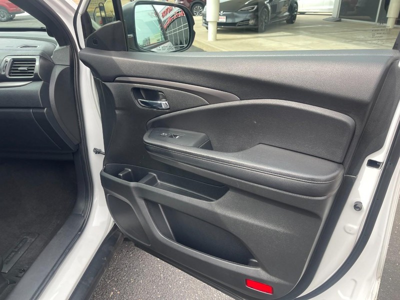 Honda Pilot Vehicle Image 12