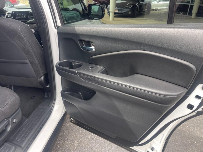 Honda Pilot Vehicle Image 16