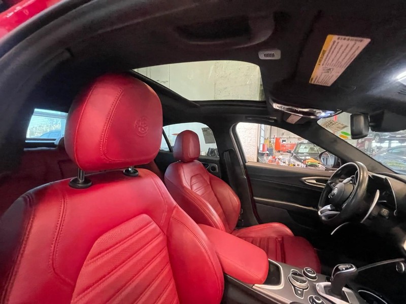 Alfa Romeo Giulia Vehicle Image 03