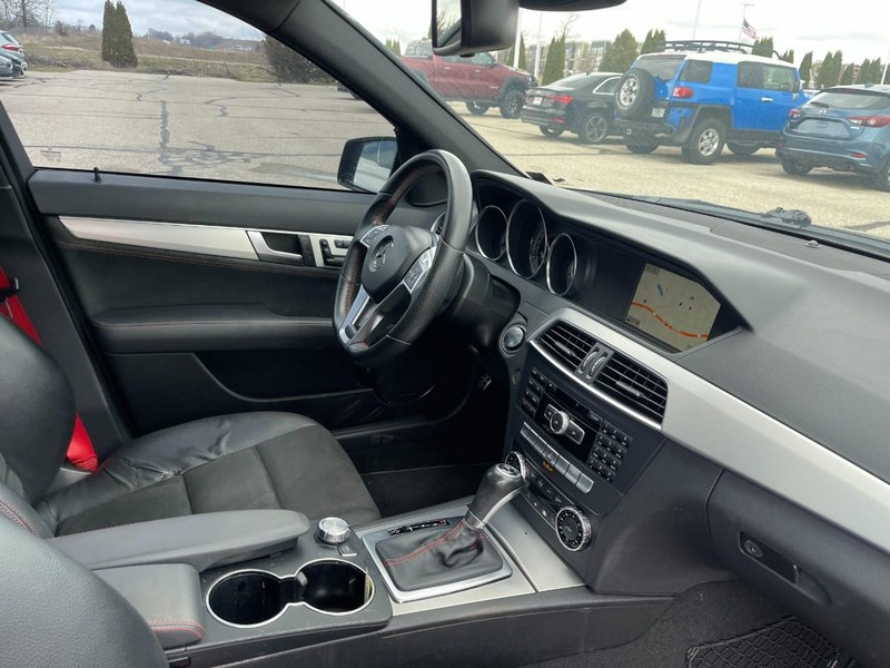 Mercedes-Benz C-Class Vehicle Image 02