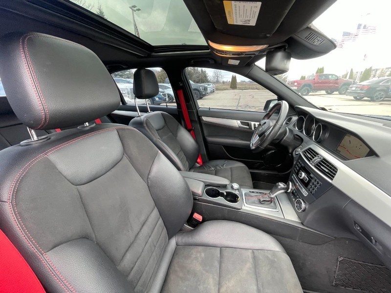 Mercedes-Benz C-Class Vehicle Image 03