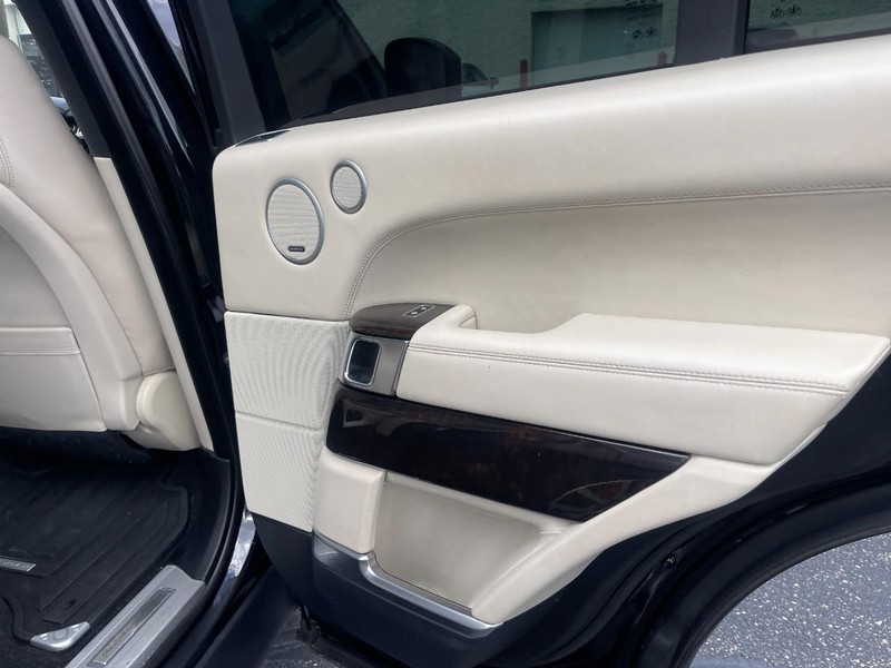 Land Rover Range Rover Vehicle Image 09