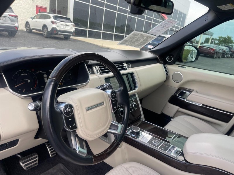Land Rover Range Rover Vehicle Image 13