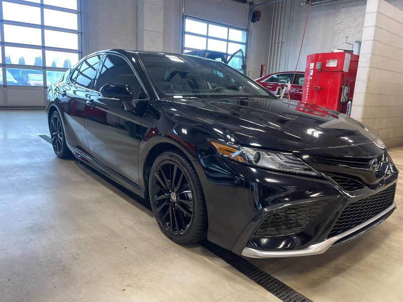 Toyota Camry Vehicle Image 02