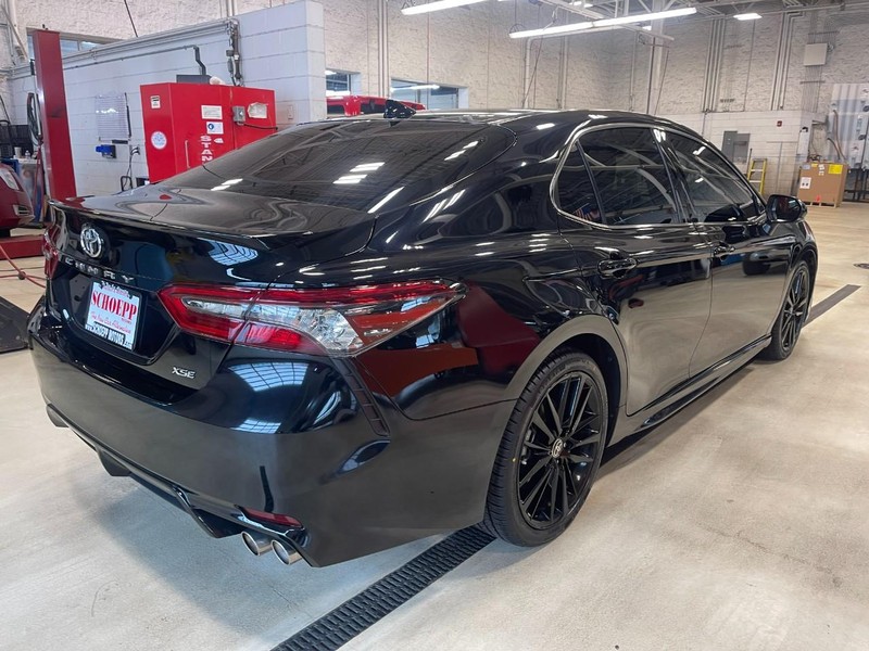 Toyota Camry Vehicle Image 03