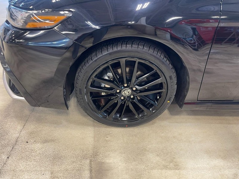 Toyota Camry Vehicle Image 06