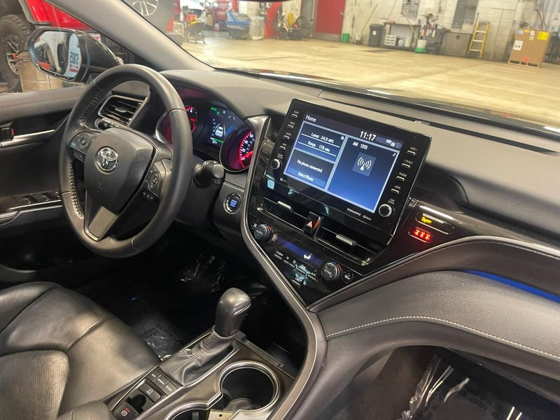 Toyota Camry Vehicle Image 09