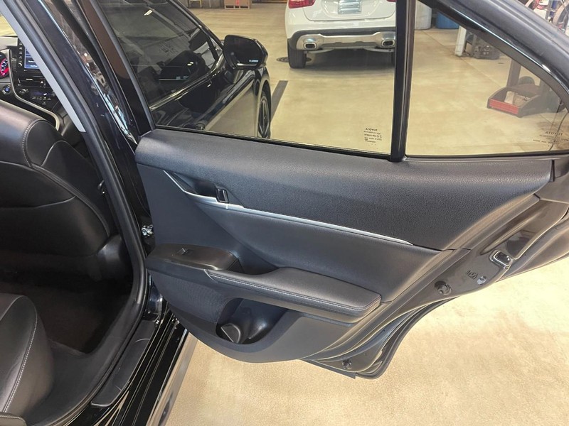 Toyota Camry Vehicle Image 14