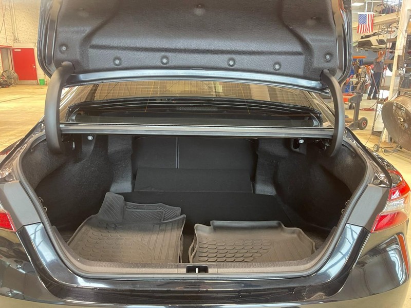 Toyota Camry Vehicle Image 15
