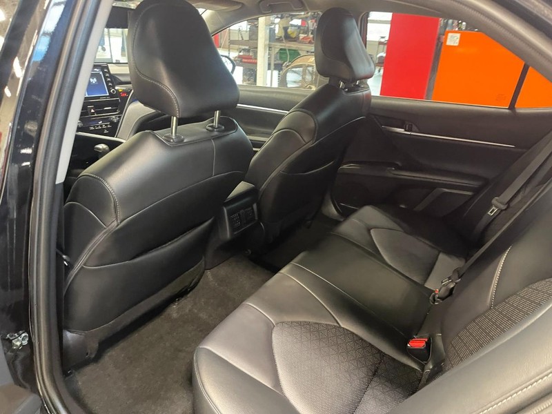 Toyota Camry Vehicle Image 16