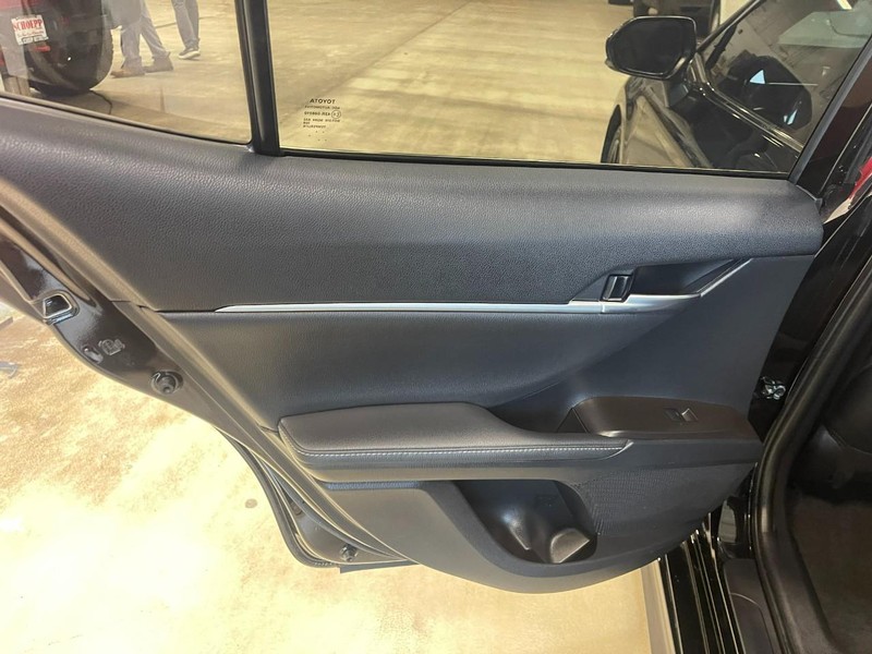 Toyota Camry Vehicle Image 17