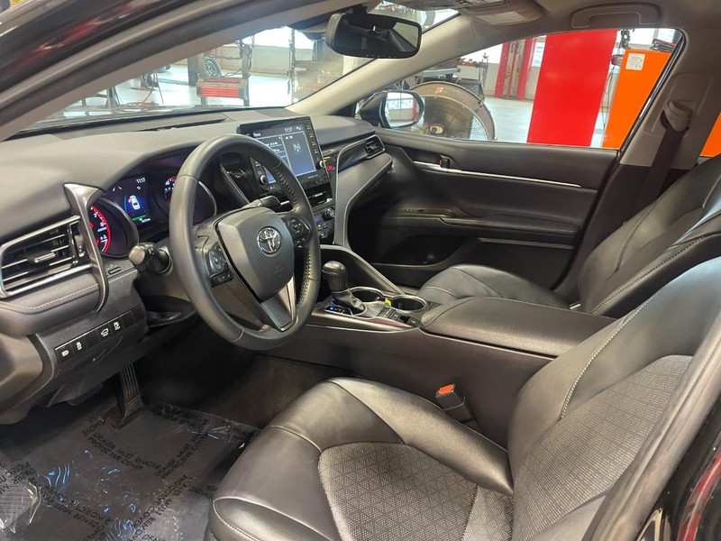 Toyota Camry Vehicle Image 18