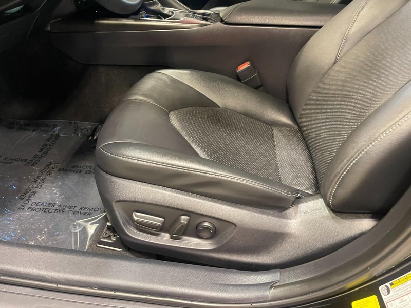 Toyota Camry Vehicle Image 19