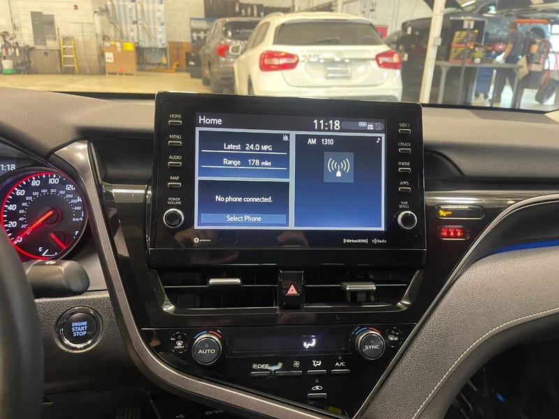 Toyota Camry Vehicle Image 30