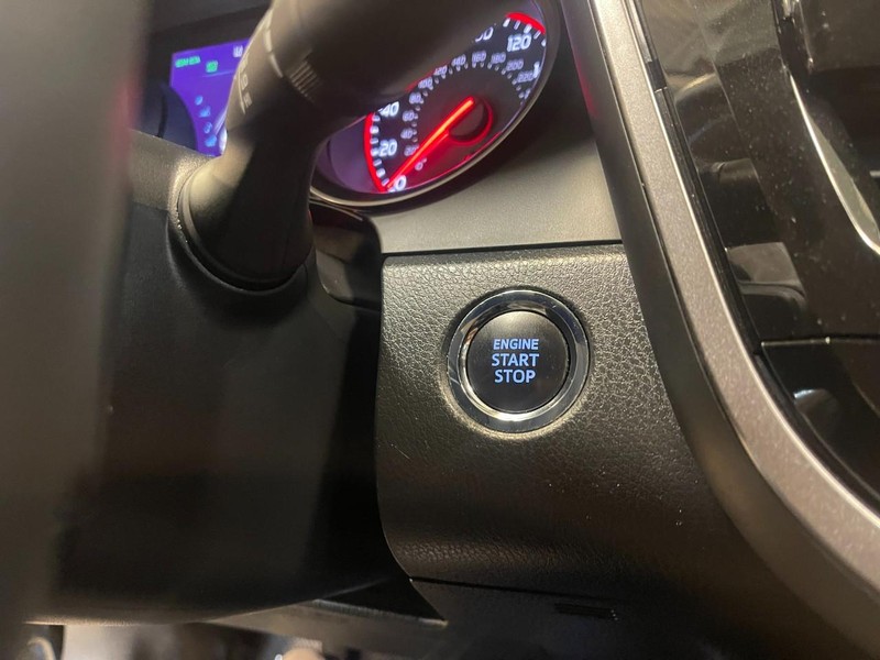 Toyota Camry Vehicle Image 31