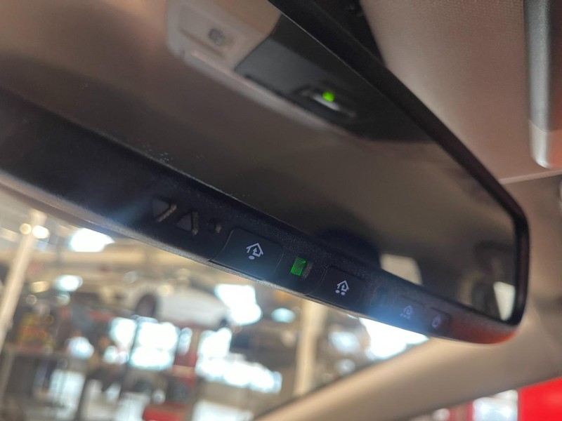 Toyota Camry Vehicle Image 33