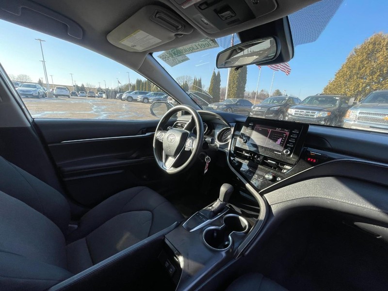 Toyota Camry Vehicle Image 04