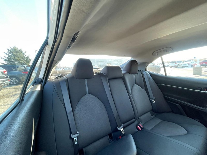 Toyota Camry Vehicle Image 05