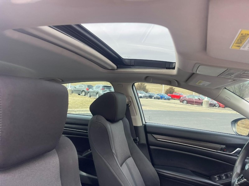 Honda Accord Sedan Vehicle Image 07