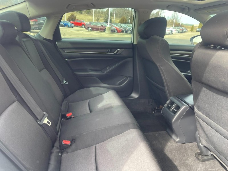 Honda Accord Sedan Vehicle Image 10