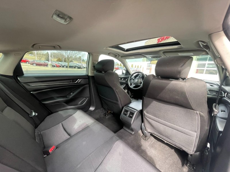 Honda Accord Sedan Vehicle Image 11