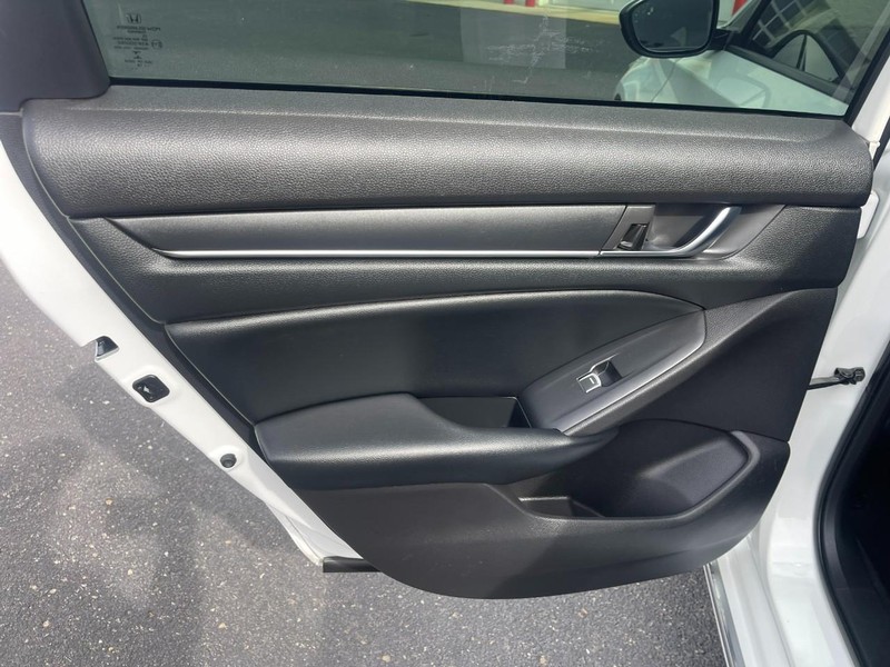 Honda Accord Sedan Vehicle Image 15