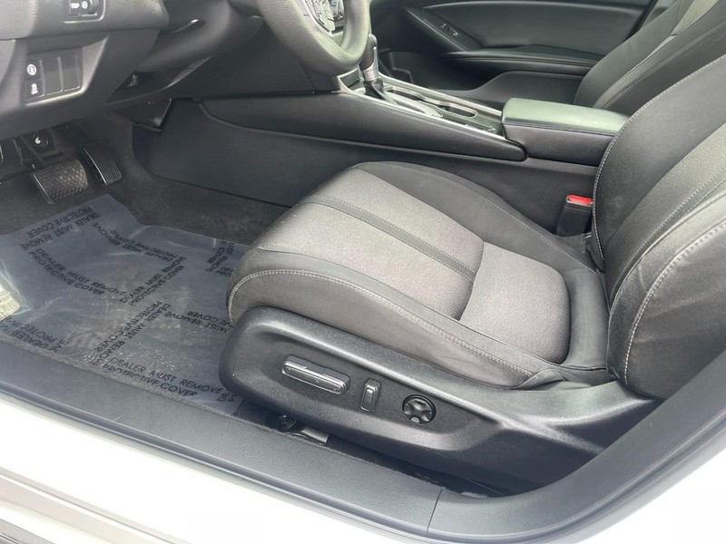 Honda Accord Sedan Vehicle Image 17