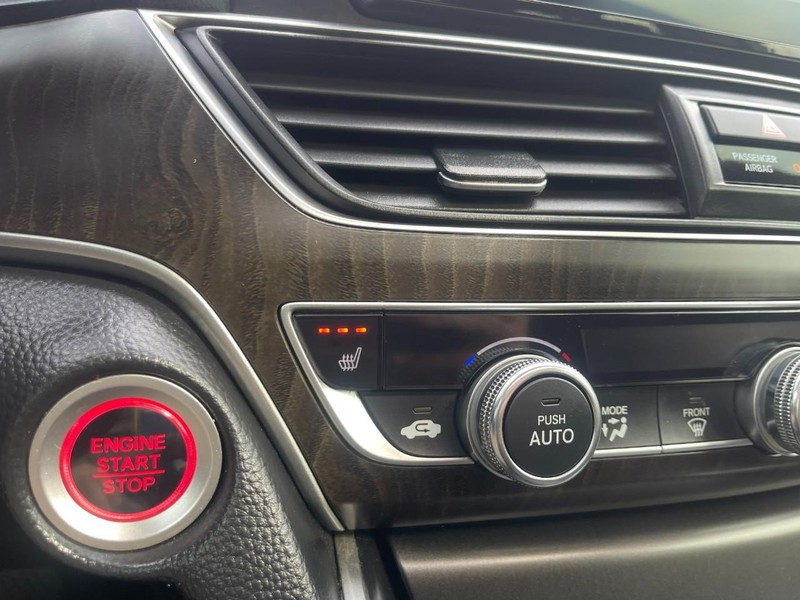 Honda Accord Sedan Vehicle Image 29