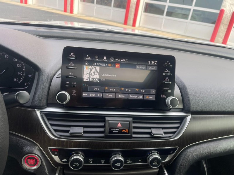 Honda Accord Sedan Vehicle Image 30