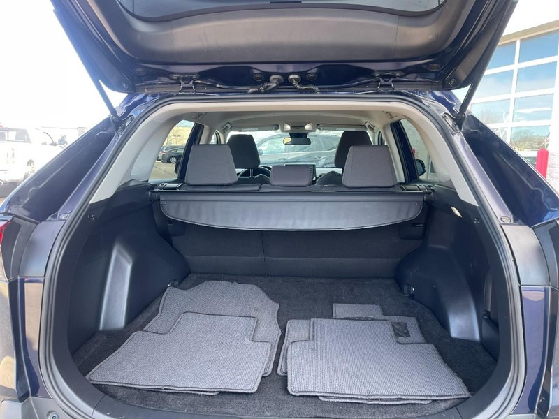 Toyota RAV4 Vehicle Image 15