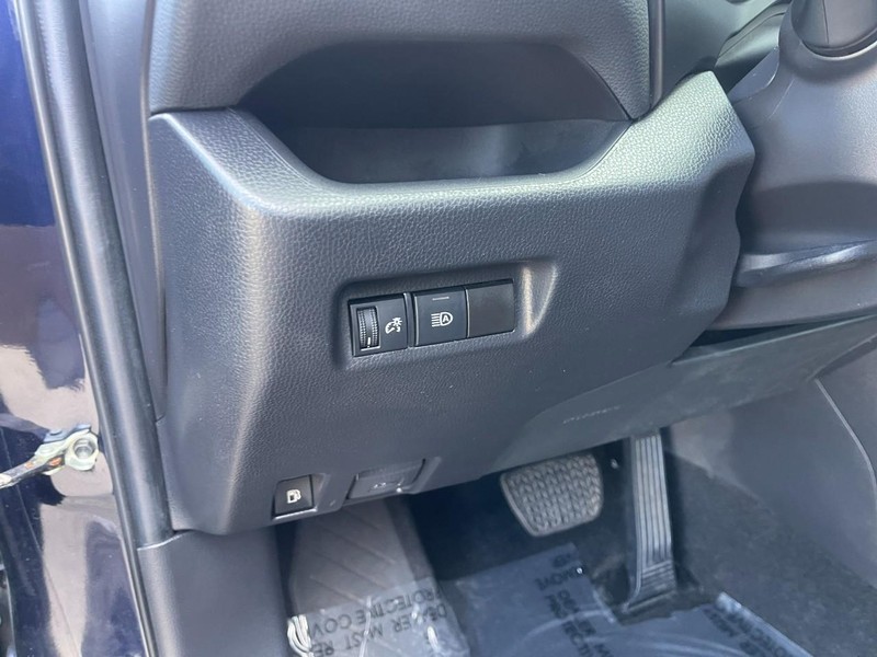 Toyota RAV4 Vehicle Image 21