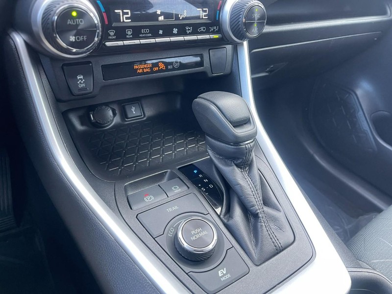 Toyota RAV4 Vehicle Image 26