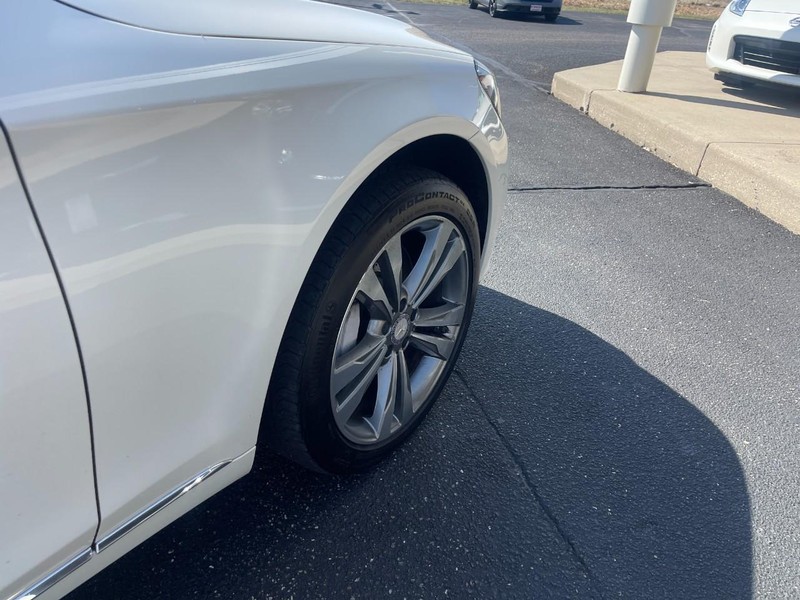 Mercedes-Benz S-Class Vehicle Image 05