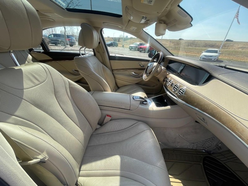 Mercedes-Benz S-Class Vehicle Image 08
