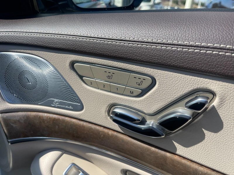 Mercedes-Benz S-Class Vehicle Image 10