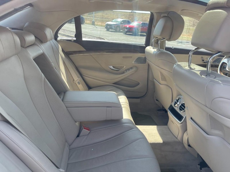 Mercedes-Benz S-Class Vehicle Image 11