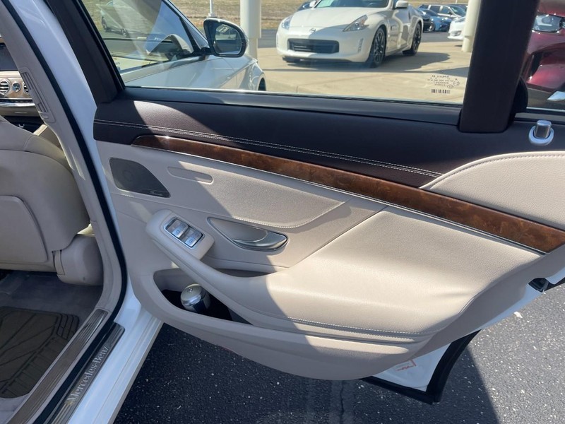 Mercedes-Benz S-Class Vehicle Image 13
