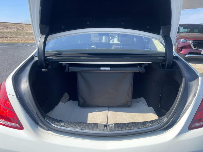 Mercedes-Benz S-Class Vehicle Image 14