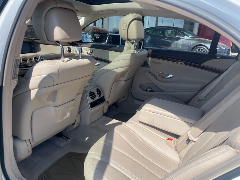 Mercedes-Benz S-Class Vehicle Image 15