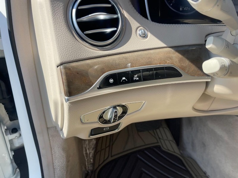 Mercedes-Benz S-Class Vehicle Image 20