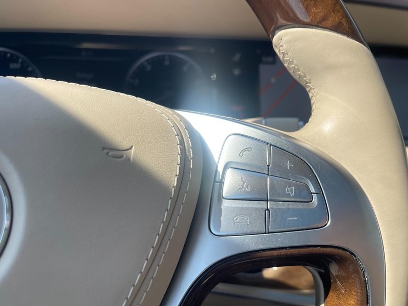 Mercedes-Benz S-Class Vehicle Image 23