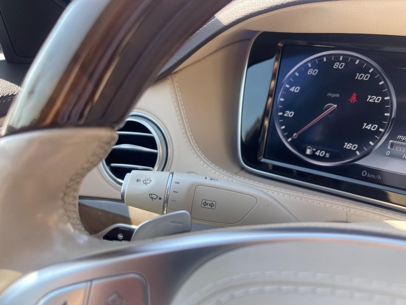 Mercedes-Benz S-Class Vehicle Image 24