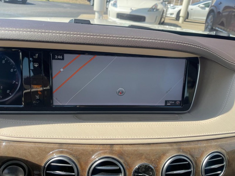 Mercedes-Benz S-Class Vehicle Image 28