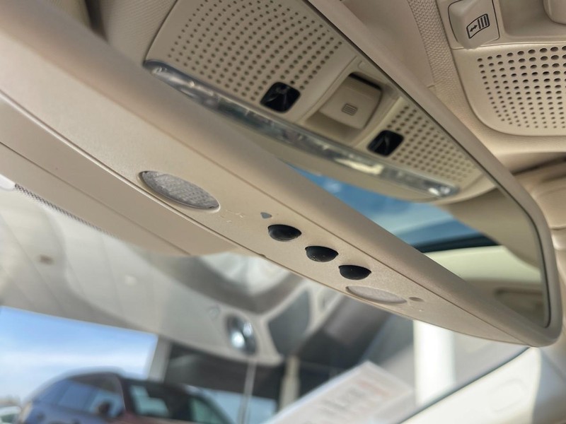 Mercedes-Benz S-Class Vehicle Image 31